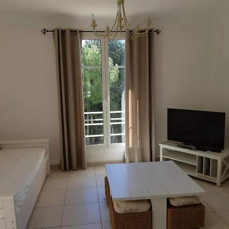 Les Bastides D'helene Apartment *