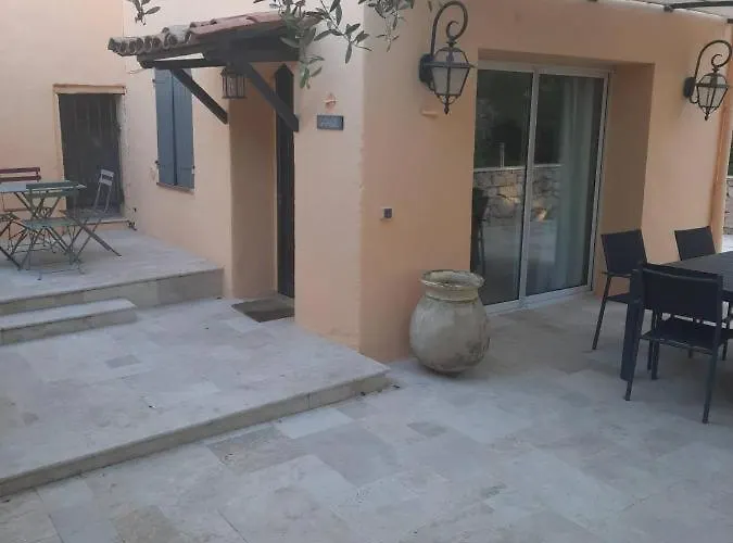 Les Bastides D'helene 公寓 *