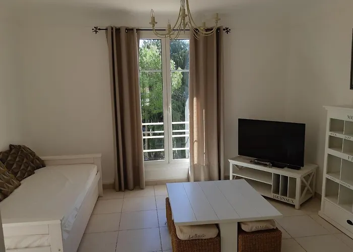 Les Bastides D'helene 公寓 *